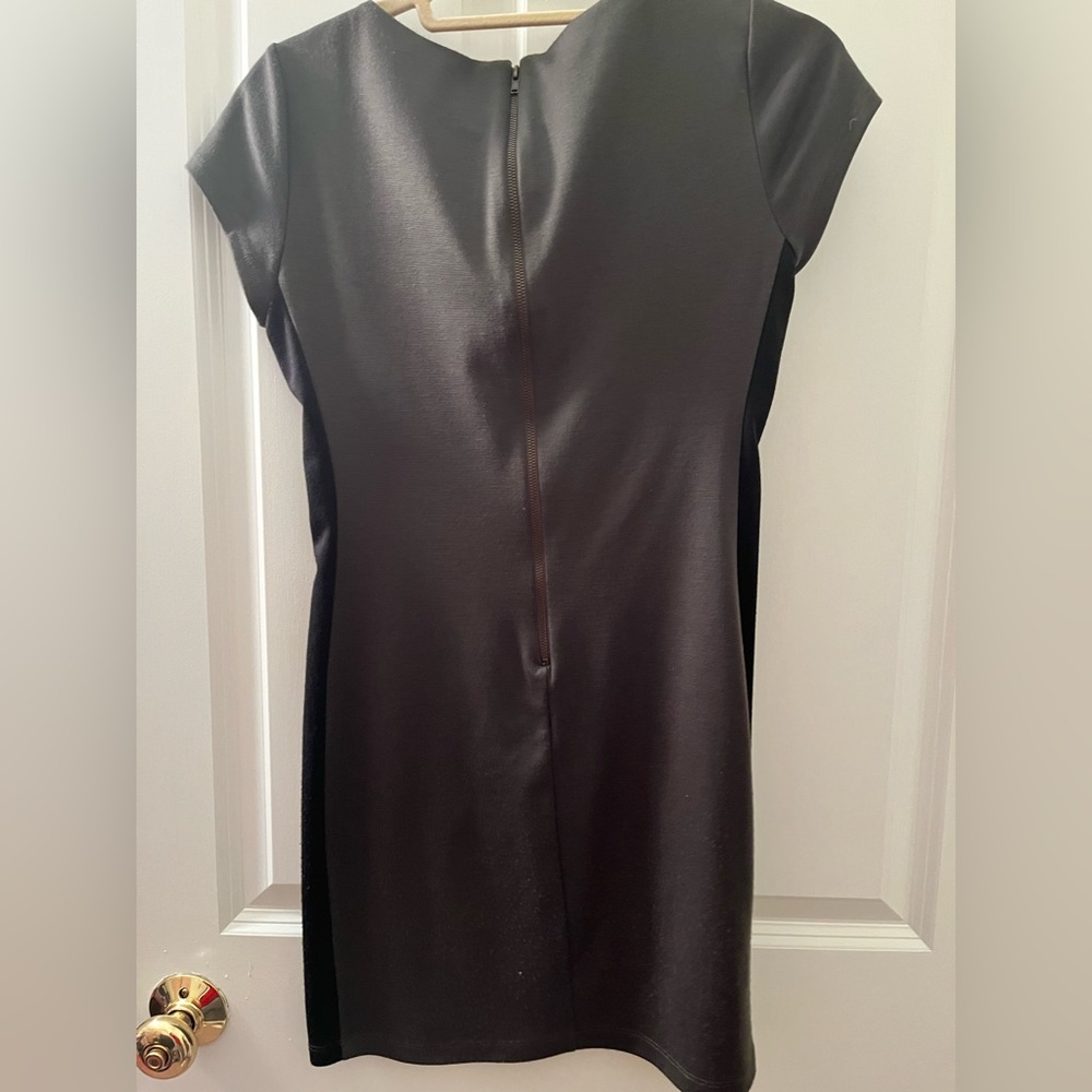 Colorblock dress - Picture 2 of 3